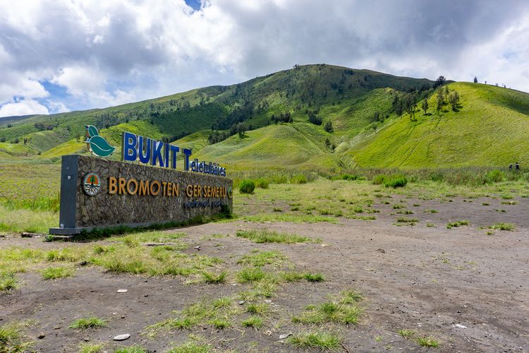 Bromo Hapus Bukit Teletubies & Pasir Berbisik